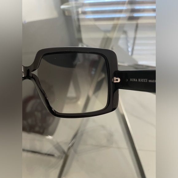 NINA RICCI SUNGLASSES - Picture 7 of 16
